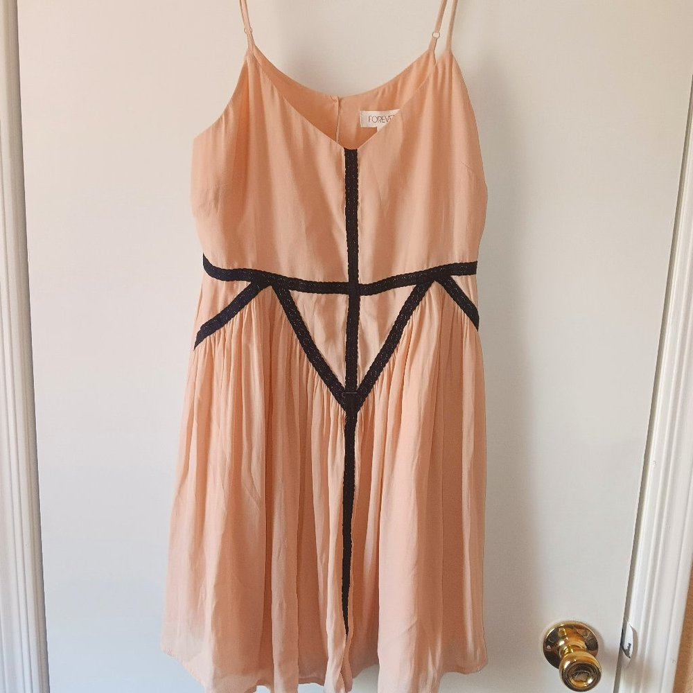 WOMEN'S CUTE SUNDRESS BY FOREVER 21, PEACH WITH BLACK DETAILS, SIZE SMALL